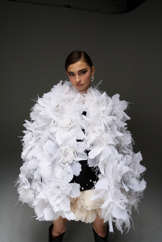 WHITE FLOWER COAT