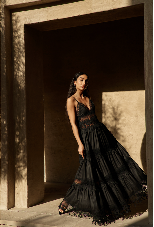 BLACK DENTELLE WAIST DRESS