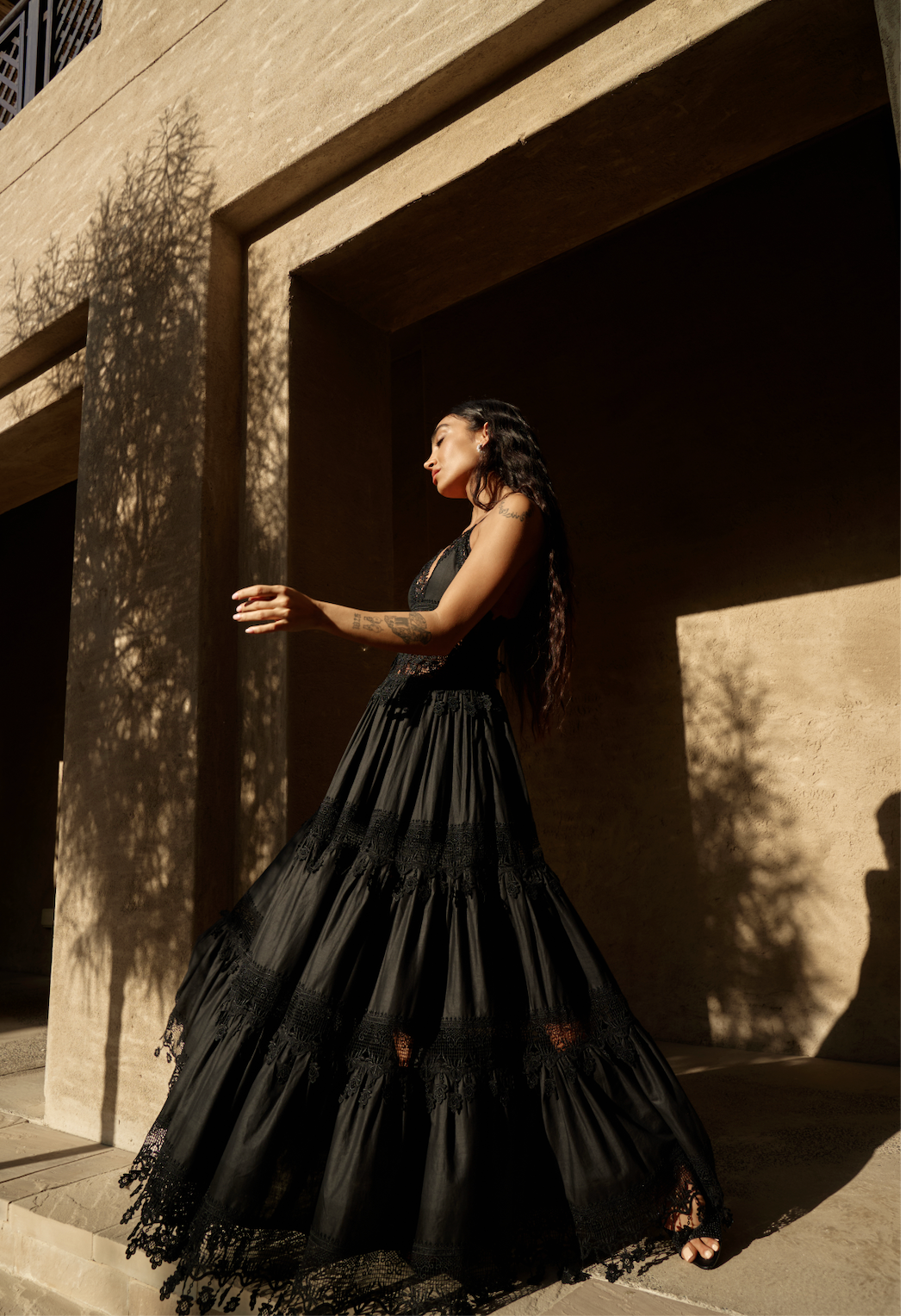 BLACK DENTELLE WAIST DRESS