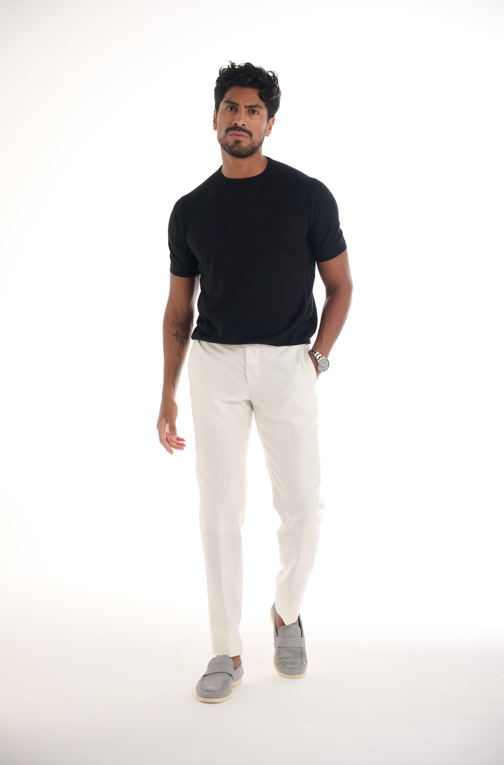 Black Cashmere Round Neck